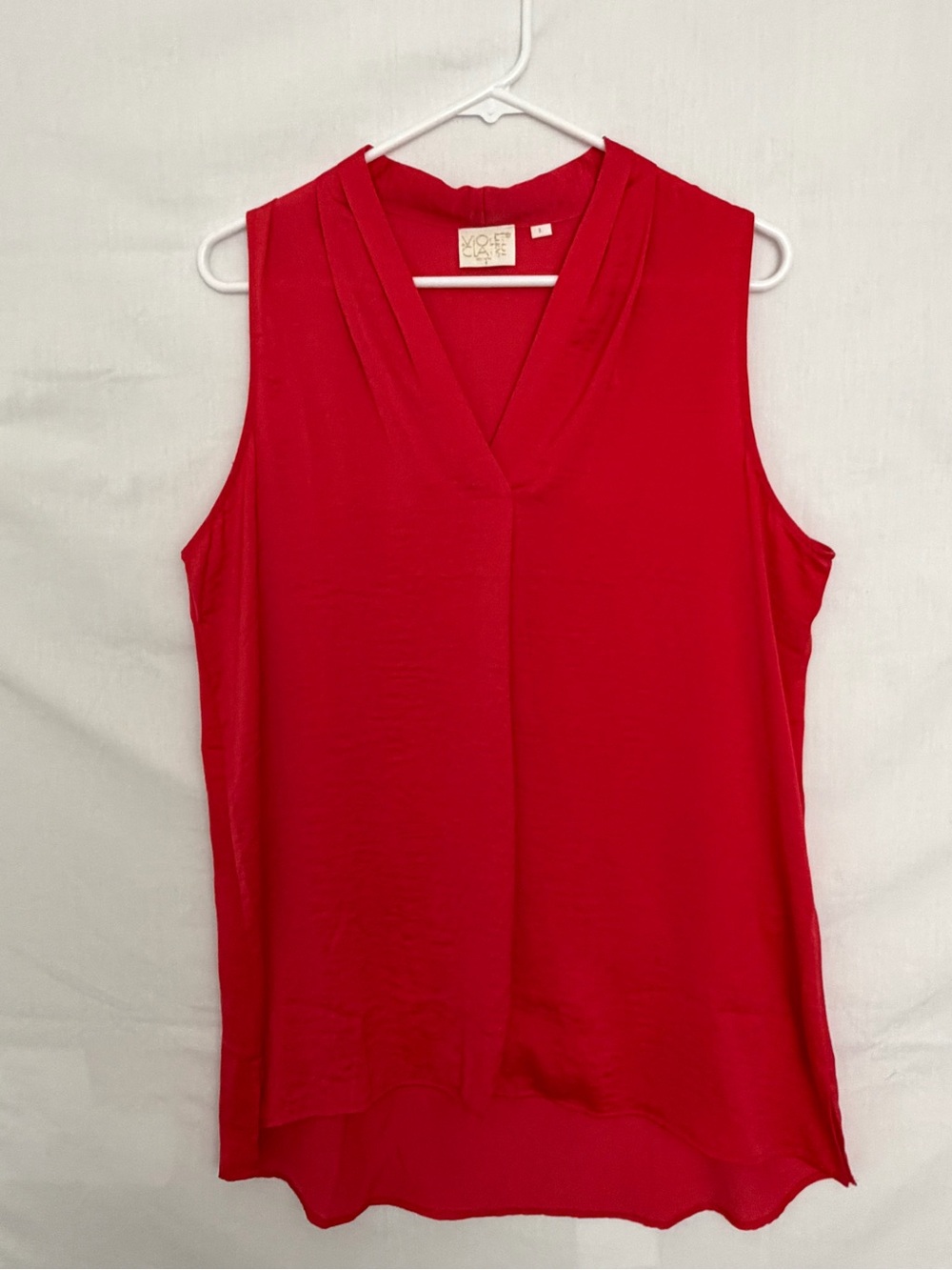 Violet Claire Women’s Red Sleeveless V-Neck Top Size L Excellent(A832)